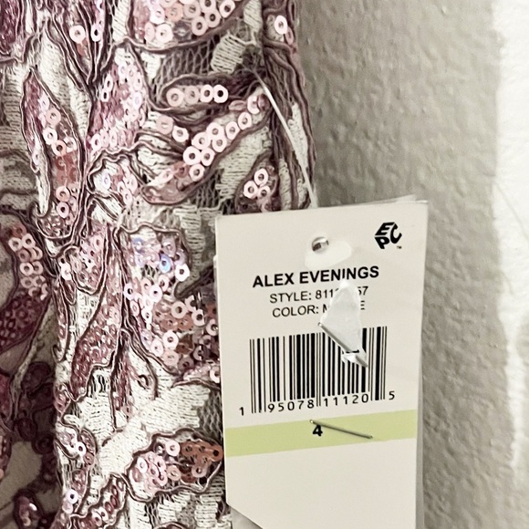 NWT Alex Evenings Women's Long Corded Lace with Surplice Neckline Mauve Size 4 - Picture 4 of 6